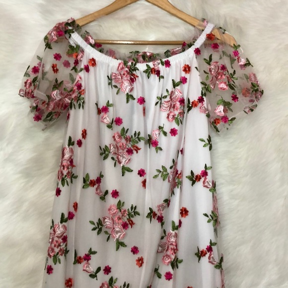 Sheer Tulle Floral Embroidery Off the Shoulder - Picture 4 of 4